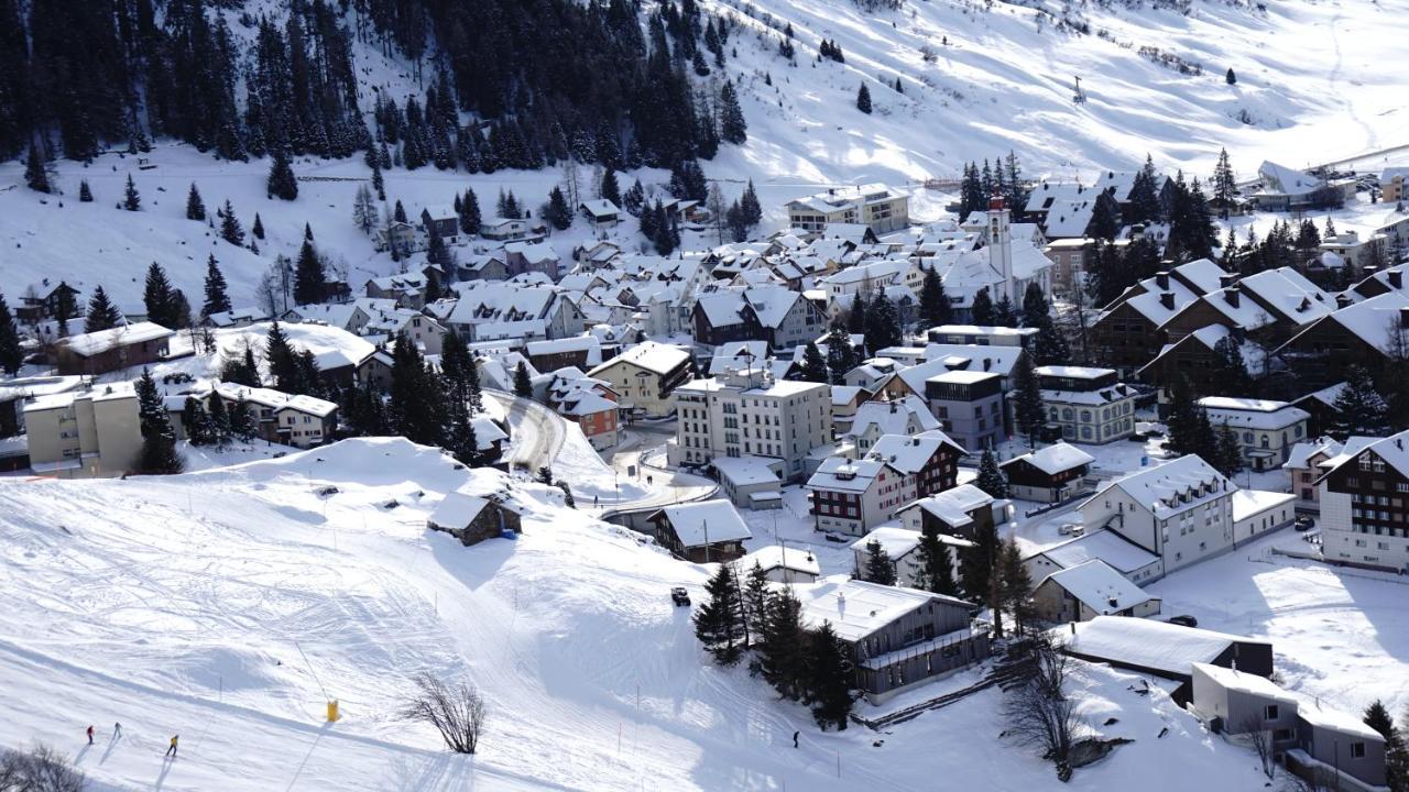 Basecamp Andermatt Villa Bagian luar foto