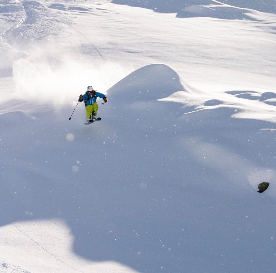 Basecamp Andermatt Villa Bagian luar foto
