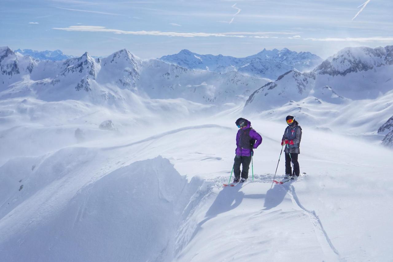 Basecamp Andermatt Villa Bagian luar foto